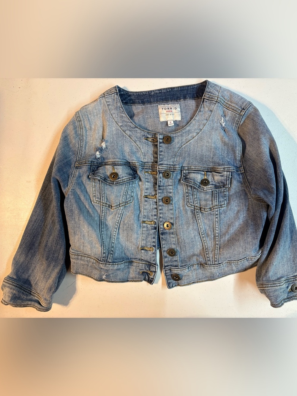 TORRID 0 ✨ adult large 10/12 cropped denim jacket cotton spandex excellent cond